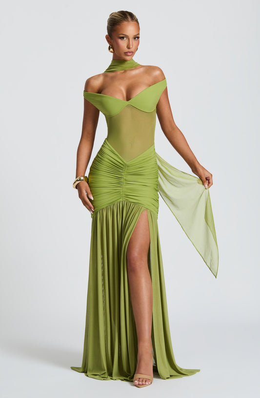 https://cdn.shopify.com/s/files/1/2060/7491/files/alaia-maxi-dress-olive-dress-babyboo-fashion-1161628999.jpg?v=1748311160