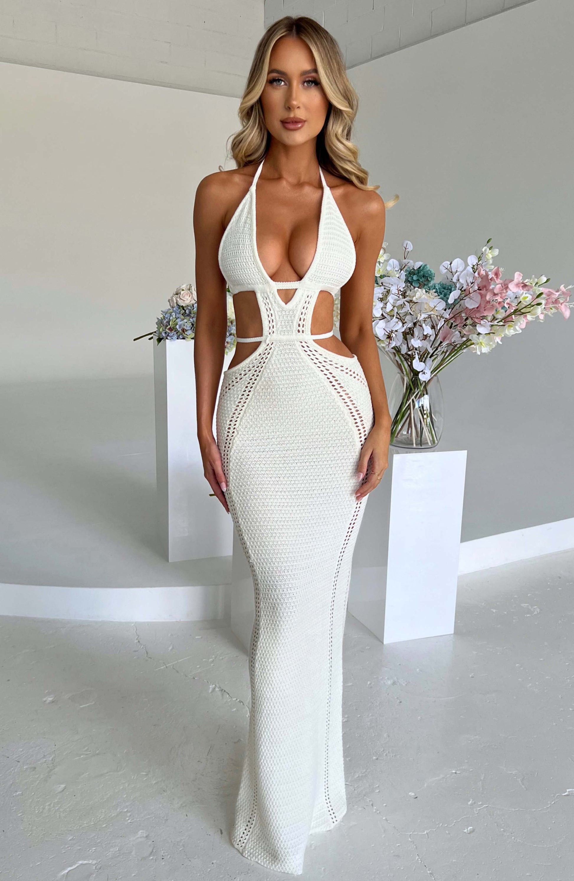 https://cdn.shopify.com/s/files/1/2060/7491/products/arabella-maxi-dress-white-dress-xs-babyboo-fashion-30087917502527.jpg?v=1748605504