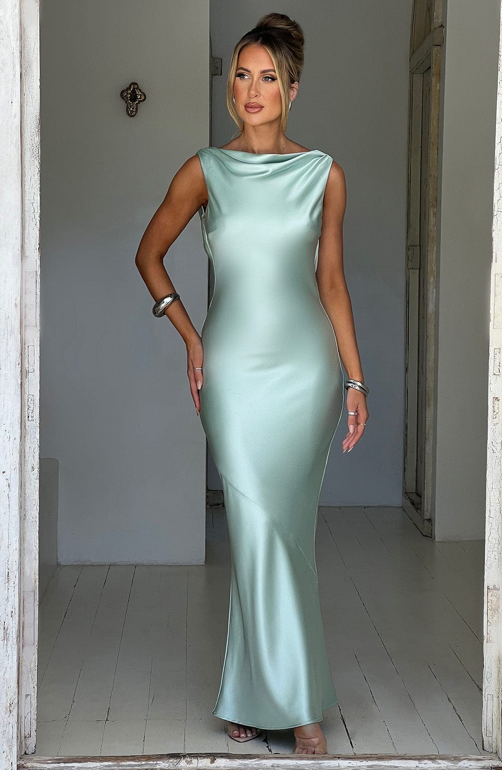 https://cdn.shopify.com/s/files/1/2060/7491/files/azuri-maxi-dress-turquoise-dress-xs-babyboo-fashion-30995236847679.jpg?v=1748603009