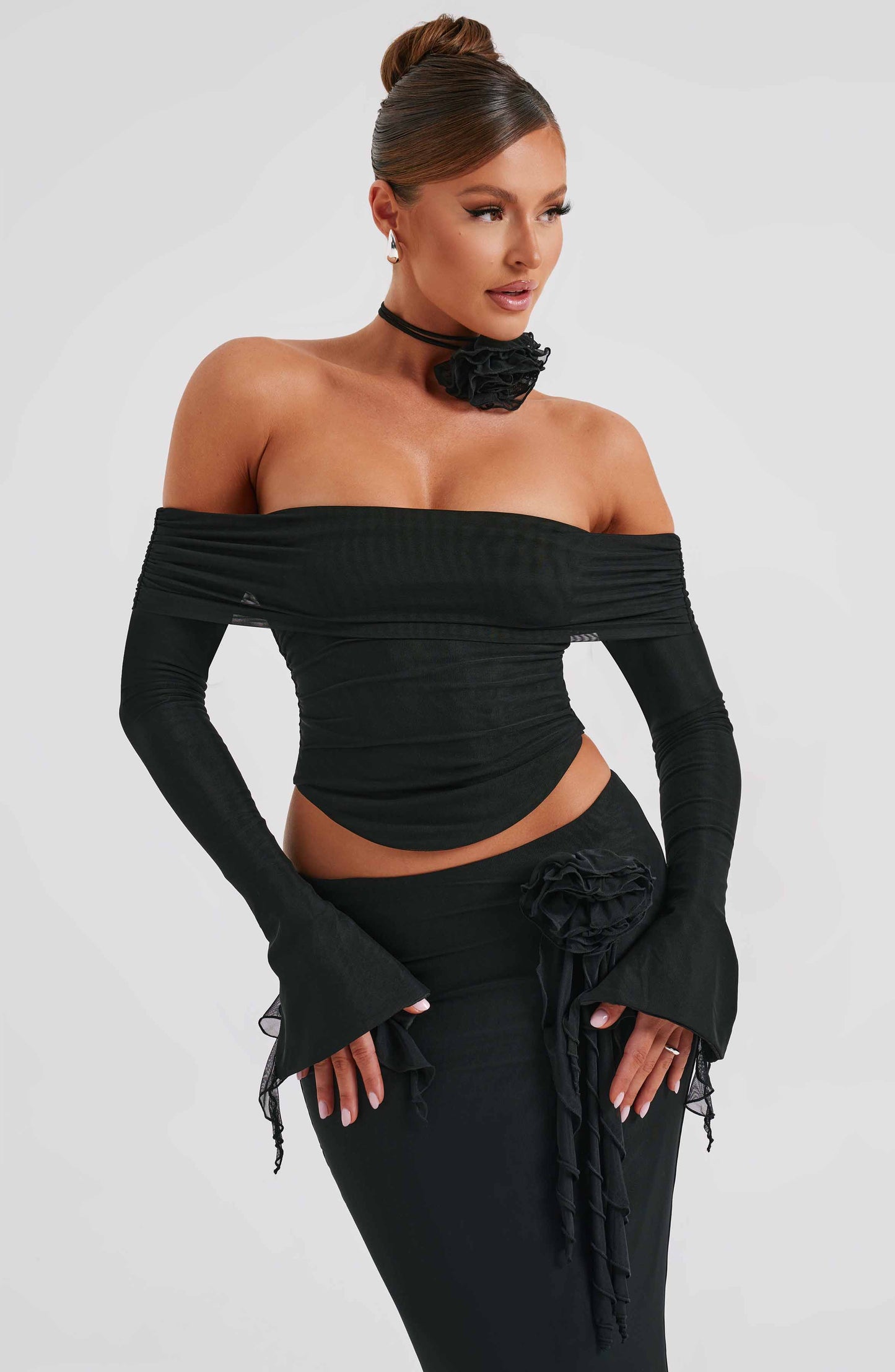 https://cdn.shopify.com/s/files/1/2060/7491/files/deema-top-black-tops-xs-babyboo-fashion-30906282475583.jpg?v=1748603676