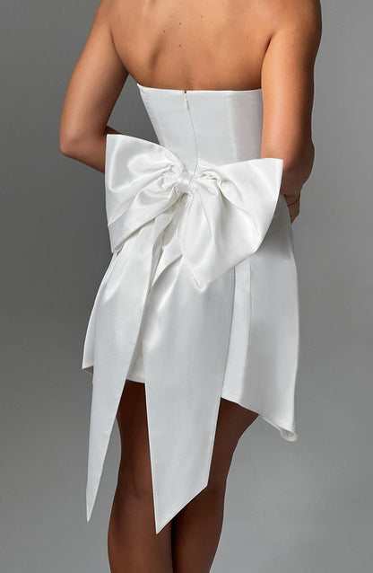 Abito da sera in satin ivory