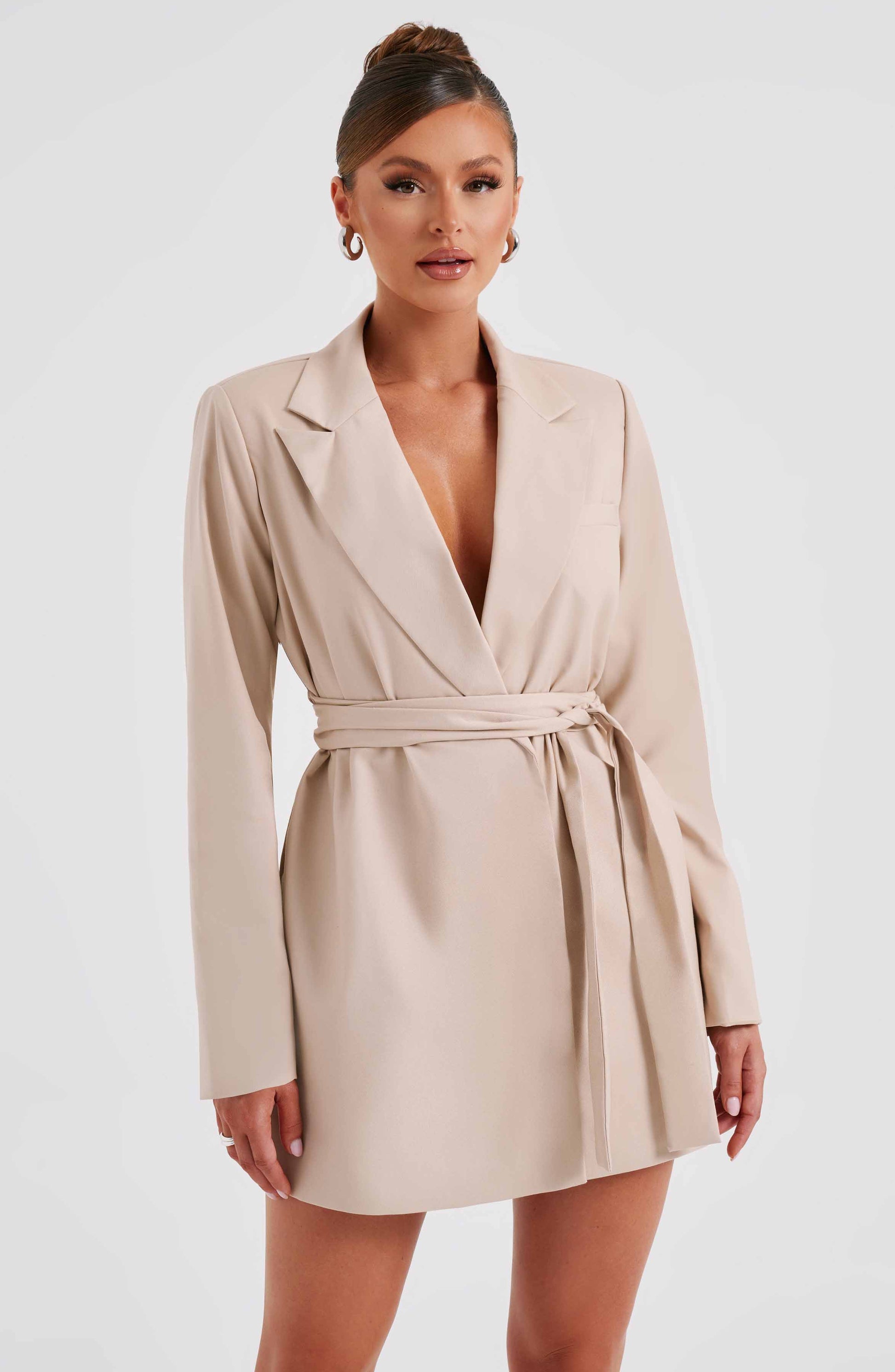https://cdn.shopify.com/s/files/1/2060/7491/files/heather-suit-dress-beige-dress-xs-babyboo-fashion-30906292961343.jpg?v=1748603736