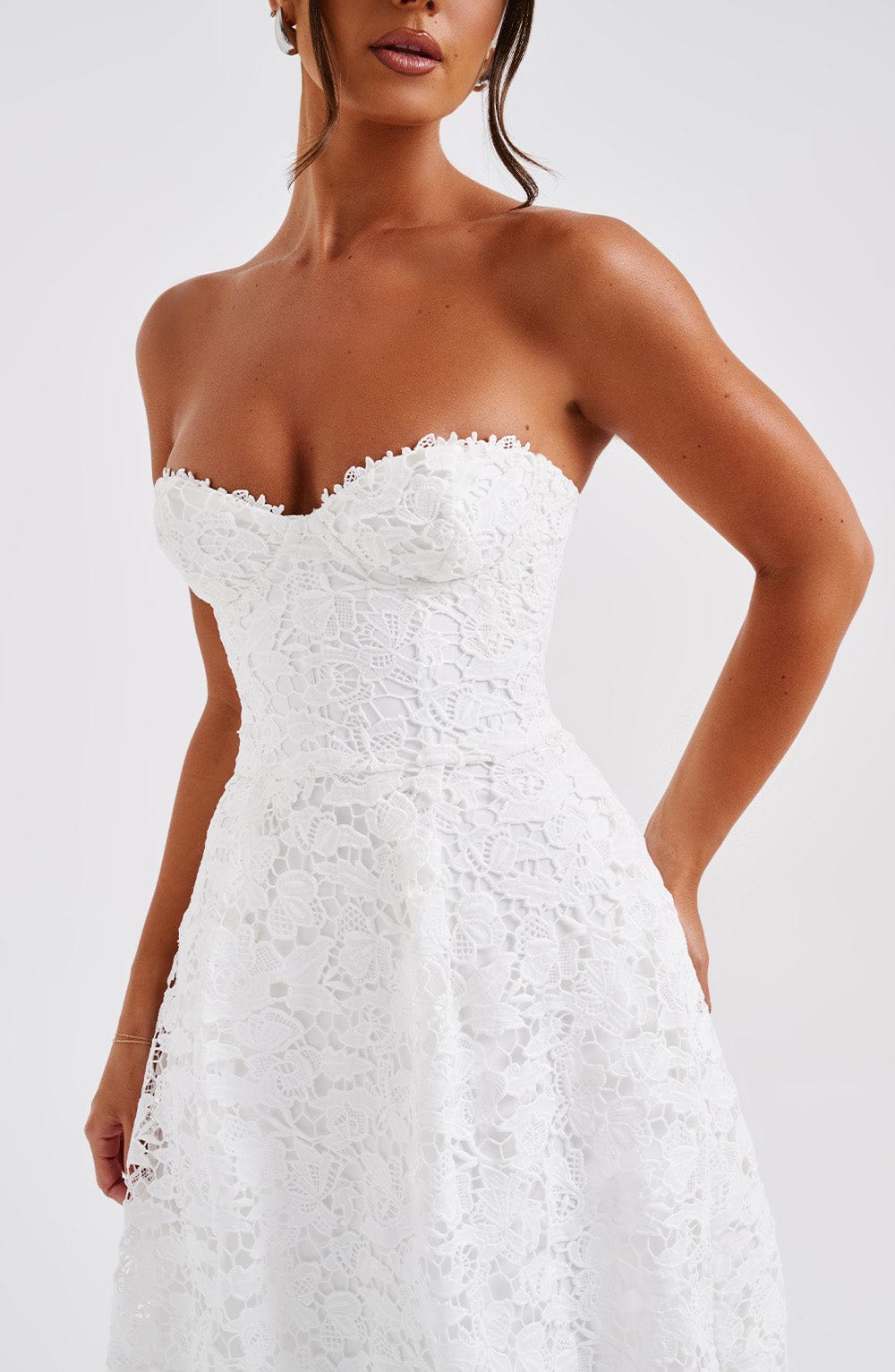 Vestito Ishani Midi Abito da Sera in Pizzo