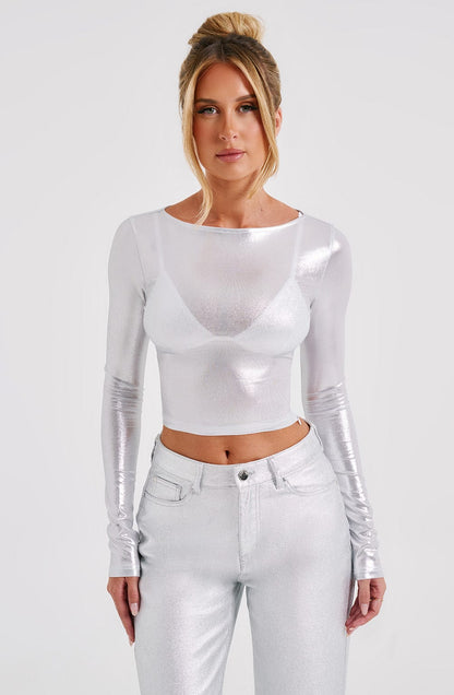 https://cdn.shopify.com/s/files/1/2060/7491/files/kyranni-top-silver-tops-xs-babyboo-fashion-30960059580479.jpg?v=1748603206