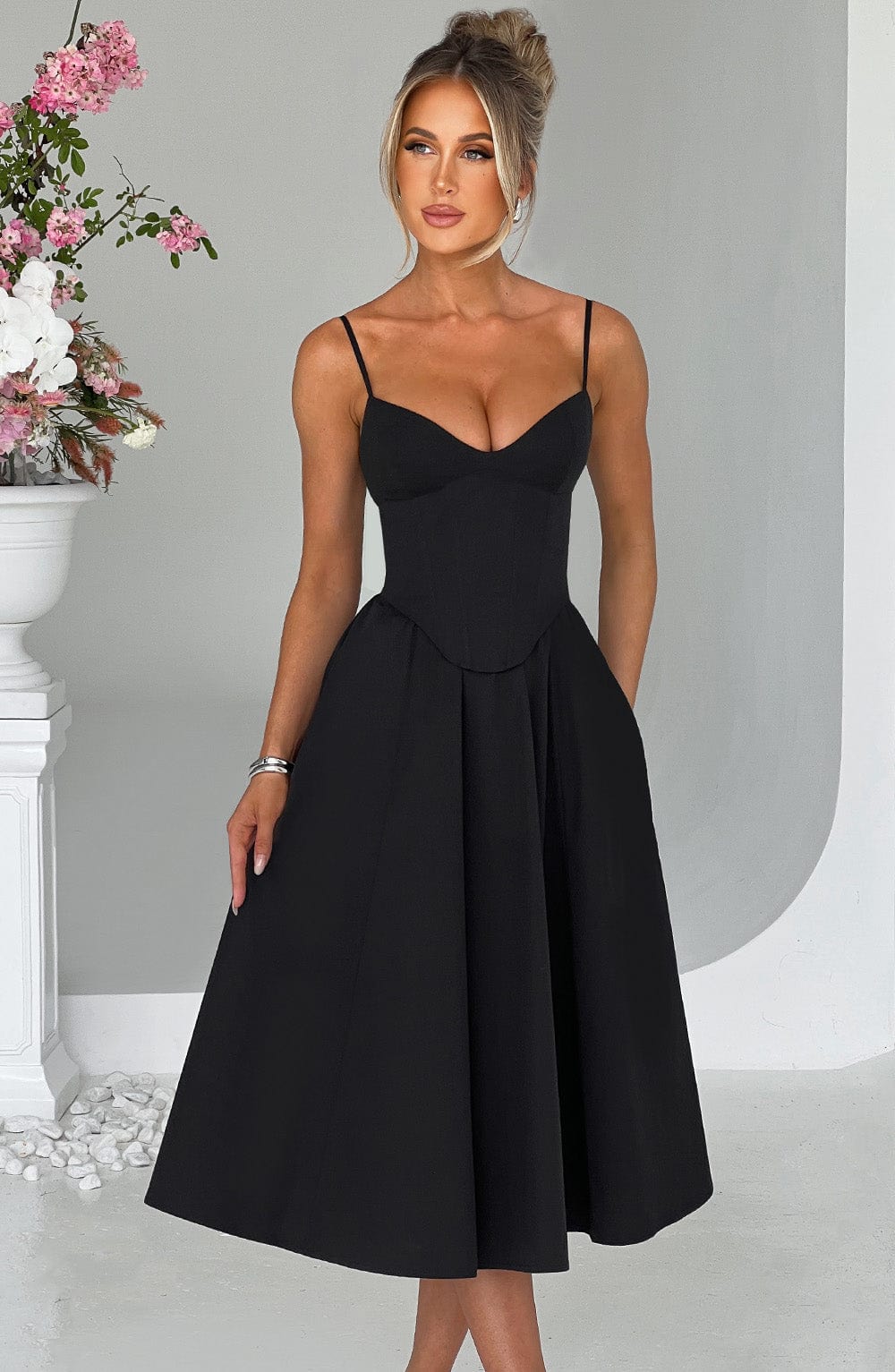 https://cdn.shopify.com/s/files/1/2060/7491/files/mariella-midi-dress-black-dress-babyboo-fashion-31071221809215.jpg?v=1748602910