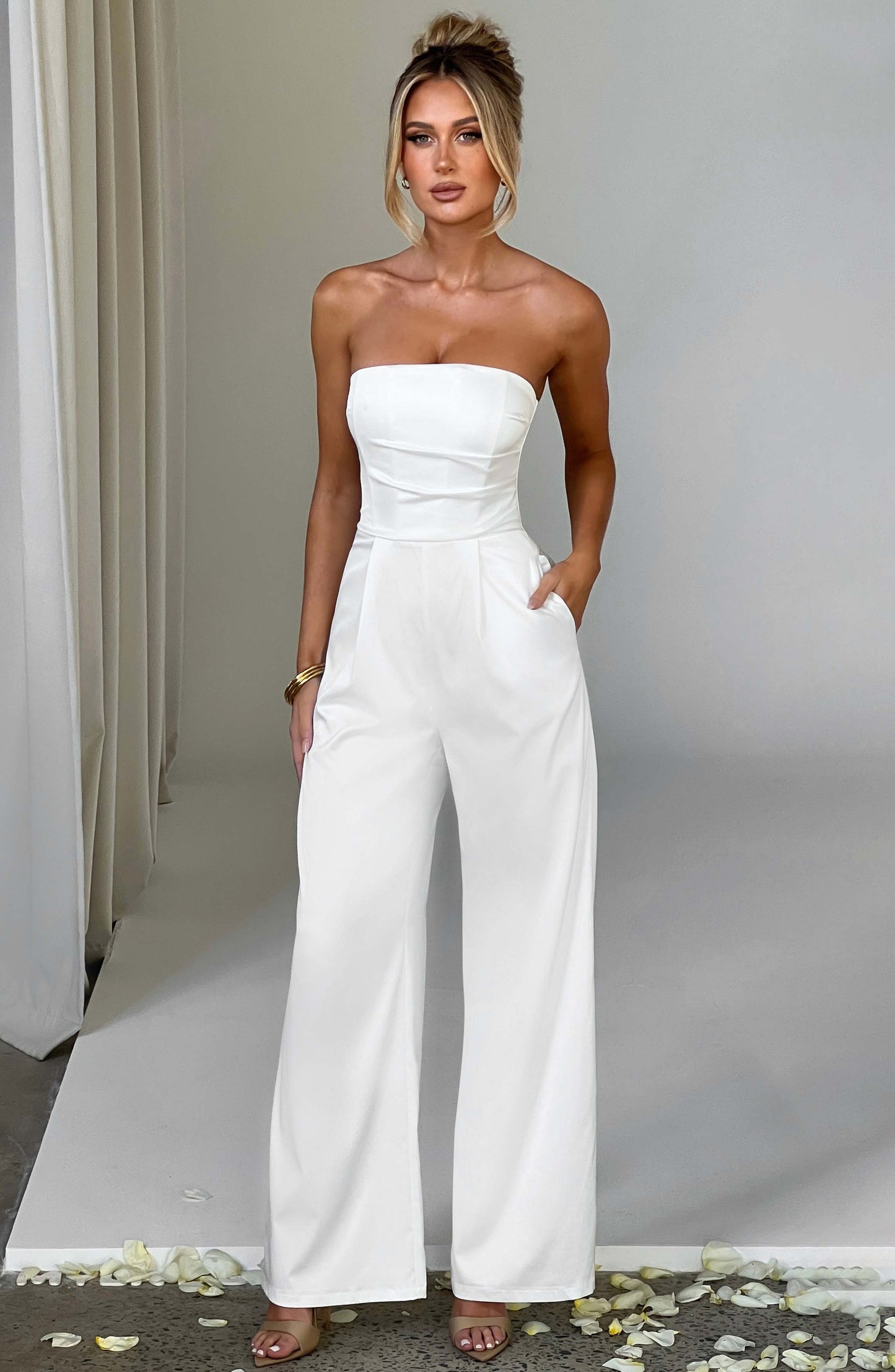 https://cdn.shopify.com/s/files/1/2060/7491/files/martinez-jumpsuit-ivory-jumpsuit-xs-babyboo-fashion-30795539218495.jpg?v=1748604464