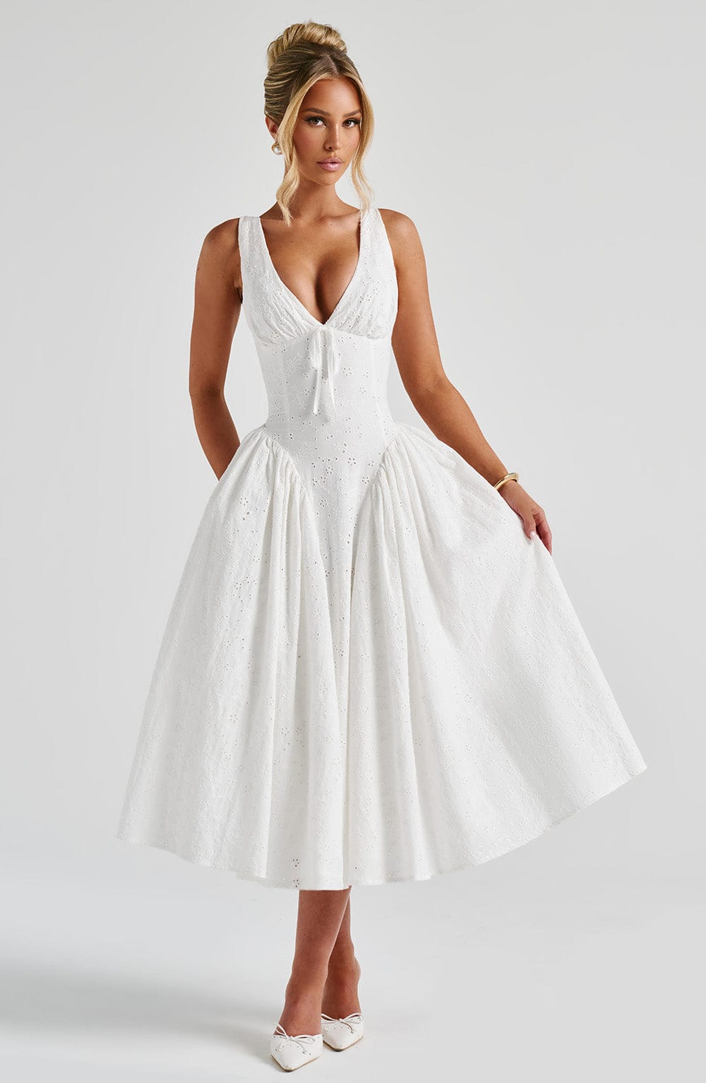https://cdn.shopify.com/s/files/1/2060/7491/files/monroe-midi-dress-ivory-dress-xs-babyboo-fashion-32860000714815.jpg?v=1748600298