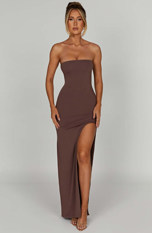 https://cdn.shopify.com/s/files/1/2060/7491/files/teyana-maxi-dress-chocolate-dress-xs-babyboo-fashion-30807465295935.jpg?v=1748604364